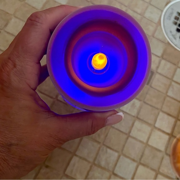 Halloween LED flickering illuminating pillar candles
Set of two - Picture 5 of 11